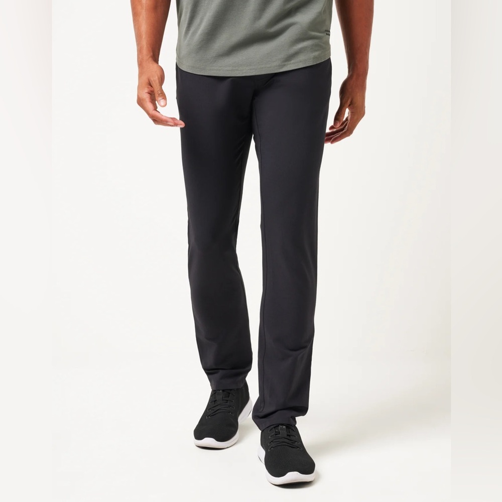 Travis Mathew "Open to Close" Midweight performance pants -33” Waist .
